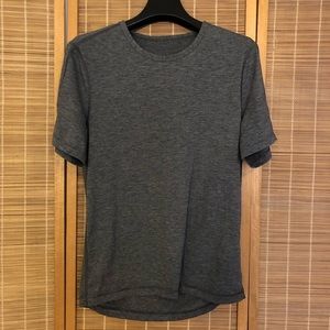 Lululemon men’s work out T
